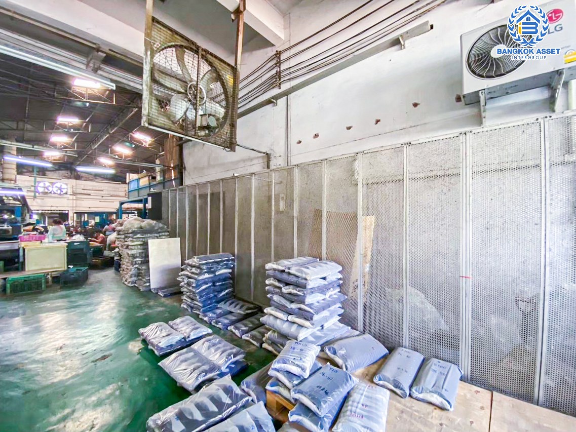 *****โรงงานมือสองสมุทรสาคร มินิแฟตติรี่ พระราม2 เนื้อที่กว้างขวาง 827.7 ตร.ว. ฟังก์ชัน 2 ห้องนอน 8 ห้องน้ำ ขายโรงงานพร้อมกิจการ แถมฟรี! 2 เครื่องปรับอากาศ บนทำเลดี เชื่อมต่อถนนแคราย, ถนนพุทธสาคร, ถนนเศรษฐกิจ 1