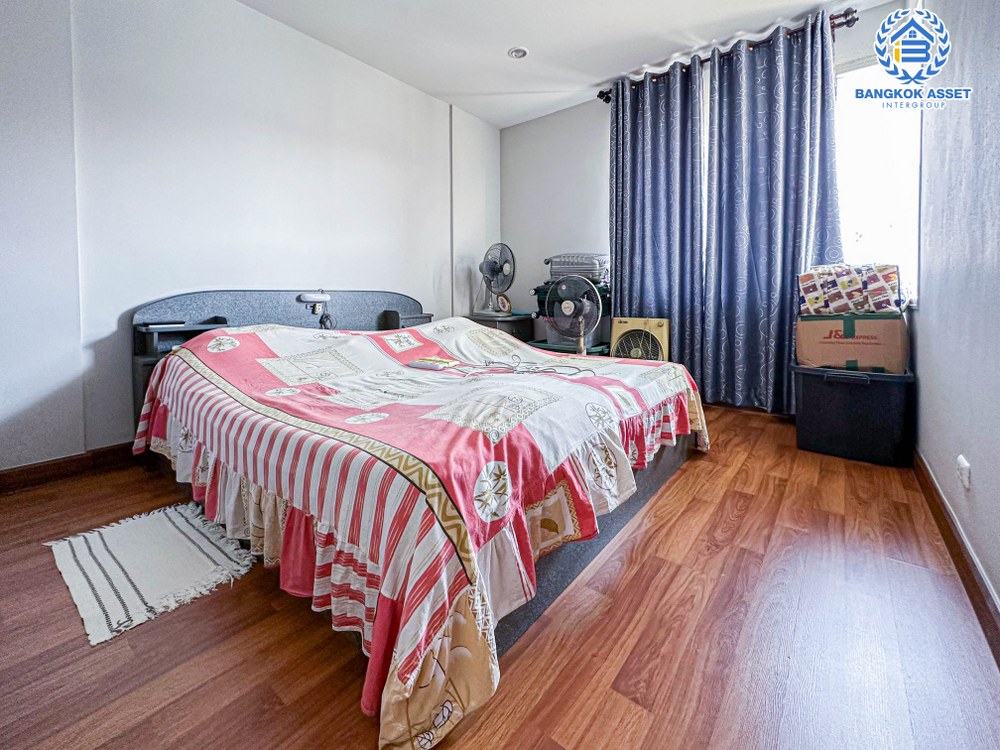 *****ทาวน์โฮมมือสอง โครงการ พลัสซิตี้พาร์ค งามวงศ์วาน25 เนื้อที่กว้าง 20.70 ตร.ว. ฟังก์ชัน 3 ห้องนอน 3 ห้องน้ำ 2 ที่จอดรถ ตกแต่งสไตล์โมเดิร์น โครงการตั้งบนทำเลเดินทางสะดวก เชื่อมต่อถนนงามวงศ์วาน ใกล้รถไฟฟ้าสายสีม่วง "สถานีศูนย์ราชการนนทบุรี" และจุดขึ้นทางด่วน "งามวงศ์วาน"