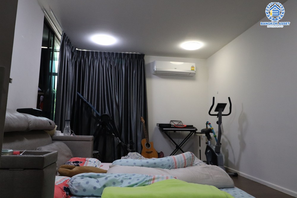 *****ทาวน์เฮ้าส์มือสอง โครงการ เพล็กซ์ เรสซิเดนซ์ เกษตร-นวมินทร์ หลังมุม เนื้อที่กว้าง 39.30 ตร.ว. ฟังก์ชัน 3 ห้องนอน 3 ห้องน้ำ 2 ที่จอดรถ บรรยากาศโครงการเงียบสลบ เป็นยส่วนตัวมาก แถมฟรี! เครื่องปรับอากาศ โครงการตั้งบนทำเลดี เชื่อมต่อถนนเกษตร-นวมินทร์ ถนนประดิษฐ์มนูธรรม