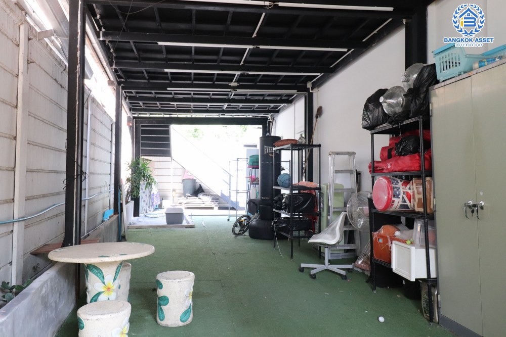 *****ทาวน์เฮ้าส์มือสอง โครงการ เพล็กซ์ เรสซิเดนซ์ เกษตร-นวมินทร์ หลังมุม เนื้อที่กว้าง 39.30 ตร.ว. ฟังก์ชัน 3 ห้องนอน 3 ห้องน้ำ 2 ที่จอดรถ บรรยากาศโครงการเงียบสลบ เป็นยส่วนตัวมาก แถมฟรี! เครื่องปรับอากาศ โครงการตั้งบนทำเลดี เชื่อมต่อถนนเกษตร-นวมินทร์ ถนนประดิษฐ์มนูธรรม