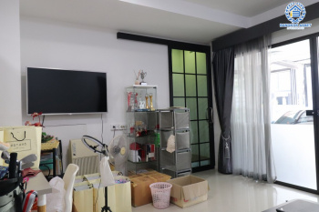 *****ทาวน์เฮ้าส์มือสอง โครงการ เพล็กซ์ เรสซิเดนซ์ เกษตร-นวมินทร์ หลังมุม เนื้อที่กว้าง 39.30 ตร.ว. ฟังก์ชัน 3 ห้องนอน 3 ห้องน้ำ 2 ที่จอดรถ บรรยากาศโครงการเงียบสลบ เป็นยส่วนตัวมาก แถมฟรี! เครื่องปรับอากาศ โครงการตั้งบนทำเลดี เชื่อมต่อถนนเกษตร-นวมินทร์ ถนนประดิษฐ์มนูธรรม