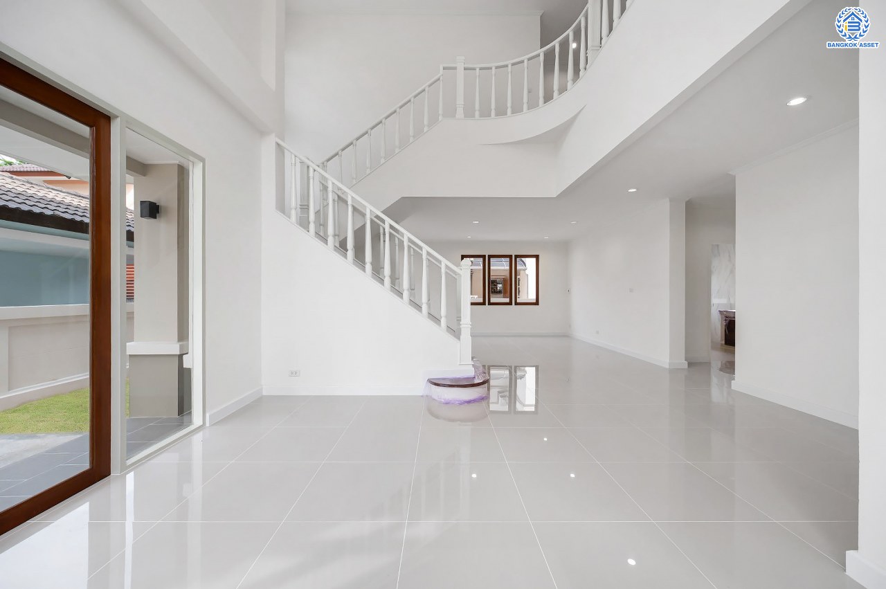 บ้านมือสองตกแต่งใหม่ โครงการ ปัญจทรัพย์พาร์ค ปิ่นเกล้า เนื้อที่ 60 ตร.ว. พื้นที่ใช้สอยมากกว่า 208.59 ตร.ม. ฟังก์ชันจัดเต็ม 3 ห้องนอน 3 ห้องน้ำ จอดรถได้ 1 คัน ตอบโจทย์ทุกการเดินทาง บนทำเลศักยภาพ ติดถนนบรมราชชนนี เชื่อมต่อทางคู่ขนานลอยฟ้า ใกล้รถไฟฟ้าสายสีน้ำเงิน "สถานีบางพลัด"