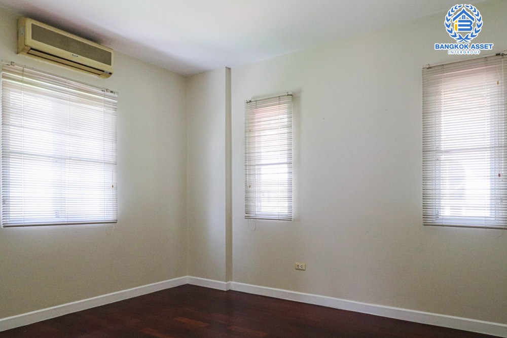 *****บ้านเดี่ยวมือสอง คุณภาพจาก L&H โครงการ มัณฑนา วงแหวน-ปิ่นเกล้า เนื้อที่กว้าง 83.30 ตร.ว. ฟังก์ชัน 3 ห้องนอน 3 ห้องน้ำ 2 ที่จอดรถ สภาพสวยพร้อมเข้าอยู่ แถมฟรี! เครื่องปรับอากาศ โครงการบนทำเลดี เชื่อมต่อถนนกาญจนาภิเษก ใกล้รถไฟฟ้าสายสีม่วง "สถานีสามแยกบางใหญ่" และทางด่วน "ศรีรัช"