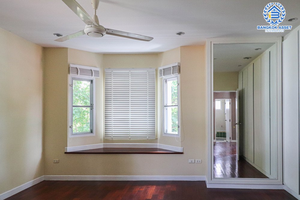 *****บ้านเดี่ยวมือสอง คุณภาพจาก L&H โครงการ มัณฑนา วงแหวน-ปิ่นเกล้า เนื้อที่กว้าง 83.30 ตร.ว. ฟังก์ชัน 3 ห้องนอน 3 ห้องน้ำ 2 ที่จอดรถ สภาพสวยพร้อมเข้าอยู่ แถมฟรี! เครื่องปรับอากาศ โครงการบนทำเลดี เชื่อมต่อถนนกาญจนาภิเษก ใกล้รถไฟฟ้าสายสีม่วง "สถานีสามแยกบางใหญ่" และทางด่วน "ศรีรัช"