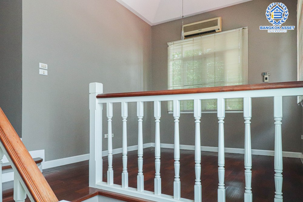 *****บ้านเดี่ยวมือสอง คุณภาพจาก L&H โครงการ มัณฑนา วงแหวน-ปิ่นเกล้า เนื้อที่กว้าง 83.30 ตร.ว. ฟังก์ชัน 3 ห้องนอน 3 ห้องน้ำ 2 ที่จอดรถ สภาพสวยพร้อมเข้าอยู่ แถมฟรี! เครื่องปรับอากาศ โครงการบนทำเลดี เชื่อมต่อถนนกาญจนาภิเษก ใกล้รถไฟฟ้าสายสีม่วง "สถานีสามแยกบางใหญ่" และทางด่วน "ศรีรัช"