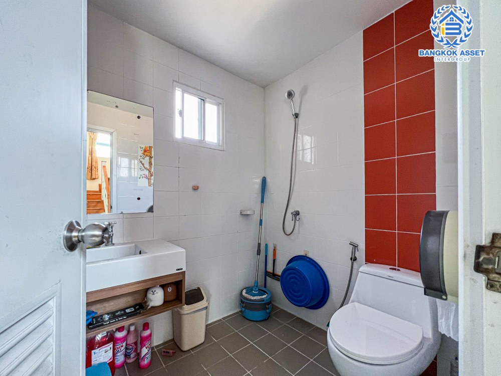 *****บ้านเดี่ยวมือสอง โครงการ พฤกษาวิลเลจ30 กรุงเทพ-ปทุมธานี เนื้อที่ 59 ตร.ว. ฟังก์ชัน 3 ห้องนอน 2 ห้องน้ำ 2 จอดรถ ทำเลปทุมธานี เดินทางสะดวกสบายเข้า-ออกได้หลายเส้นทาง ทั้งถนนชัยพฤกษ์ ถนนราชพฤกษ์ ถนนกรุงเทพ-ปทุมธานี ใกล้เมืองทองธานี และจุดขึ้นทางด่วน "แจ้งวัฒนะ"