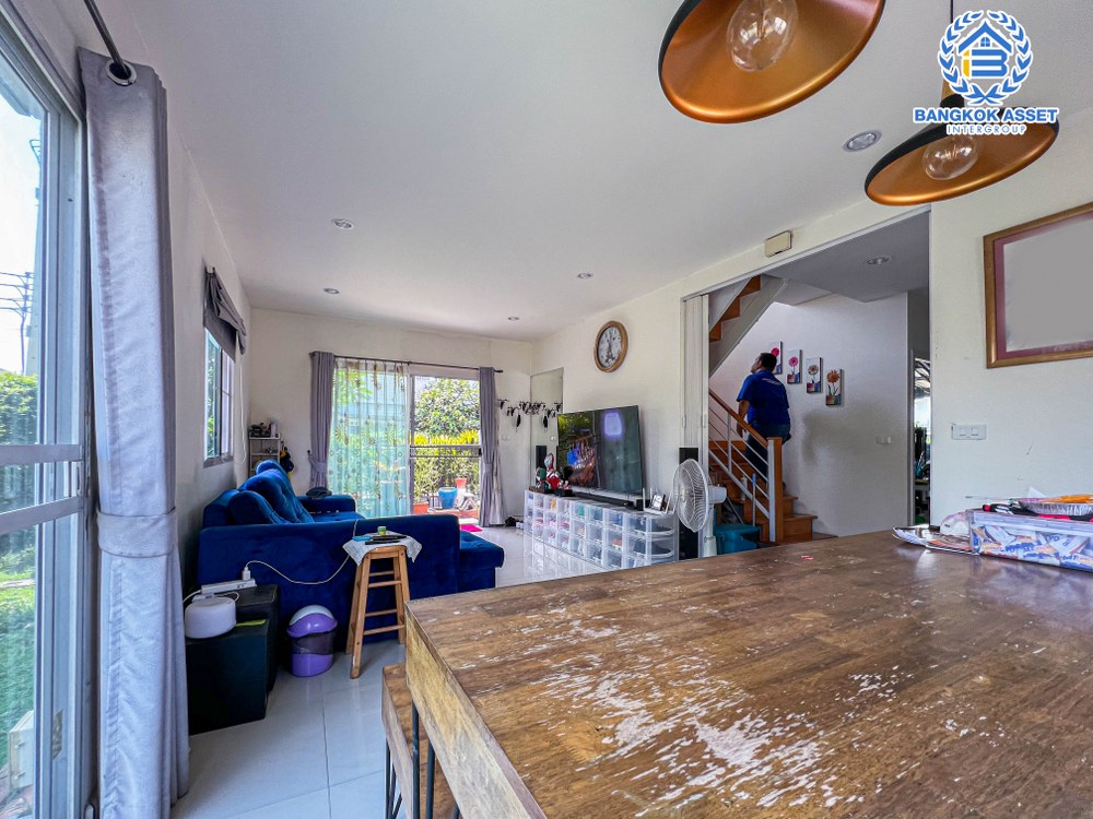 *****บ้านเดี่ยวมือสอง โครงการ พฤกษาวิลเลจ30 กรุงเทพ-ปทุมธานี เนื้อที่ 59 ตร.ว. ฟังก์ชัน 3 ห้องนอน 2 ห้องน้ำ 2 จอดรถ ทำเลปทุมธานี เดินทางสะดวกสบายเข้า-ออกได้หลายเส้นทาง ทั้งถนนชัยพฤกษ์ ถนนราชพฤกษ์ ถนนกรุงเทพ-ปทุมธานี ใกล้เมืองทองธานี และจุดขึ้นทางด่วน "แจ้งวัฒนะ"