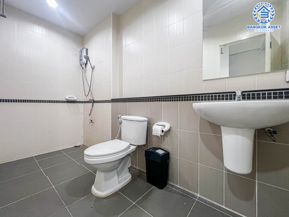 *****ทาวน์โฮมมือสอง โครงการ พิบูลย์ทาวน์โฮม พิบูลย์สงคราม เนื้อที่ 21.20 ตร.ว. ฟังก์ชัน 4 ห้องนอน 4 ห้องน้ำ 2 ที่จอดรถ บ้านสภาพดีเยี่ยม โครงการตั้งบนทำเลดี เชื่อมต่อถนนพิบูลย์สงคราม ใกล้รถไฟฟ้าสายสีม่วง "สถานีแยกติวานนท์" และจุดขึ้นทางด่วน "พระราม7" จองเลย!