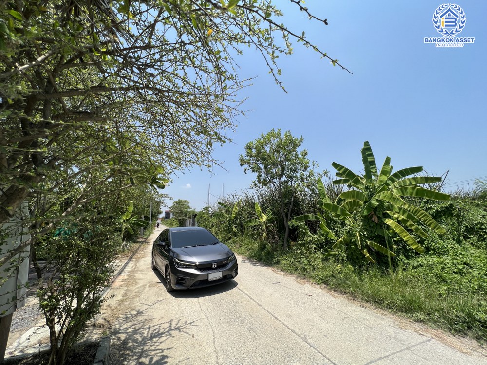 *****ที่ดินเปล่านนทบุรี ซอยคลองถนน เนื้อที่กว้างถึง 96 ตร.ว. (หน้ากว้าง 17 เมตร) เหมาะแก่การสร้างเป็นที่อยู่อาศัย หรือลงทุนทำธุรกิจ บนทำเลเชื่อมต่อถนนกาญจนาภิเษก เพียง 15 นาทีก็ถึงรถไฟฟ้าสายสีม่วง "สถานีคลองบางไผ่" และใกล้ทางด่วน "ศรีรัช"