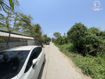 *****ที่ดินเปล่านนทบุรี ซอยคลองถนน เนื้อที่กว้างถึง 96 ตร.ว. (หน้ากว้าง 17 เมตร) เหมาะแก่การสร้างเป็นที่อยู่อาศัย หรือลงทุนทำธุรกิจ บนทำเลเชื่อมต่อถนนกาญจนาภิเษก เพียง 15 นาทีก็ถึงรถไฟฟ้าสายสีม่วง "สถานีคลองบางไผ่" และใกล้ทางด่วน "ศรีรัช"