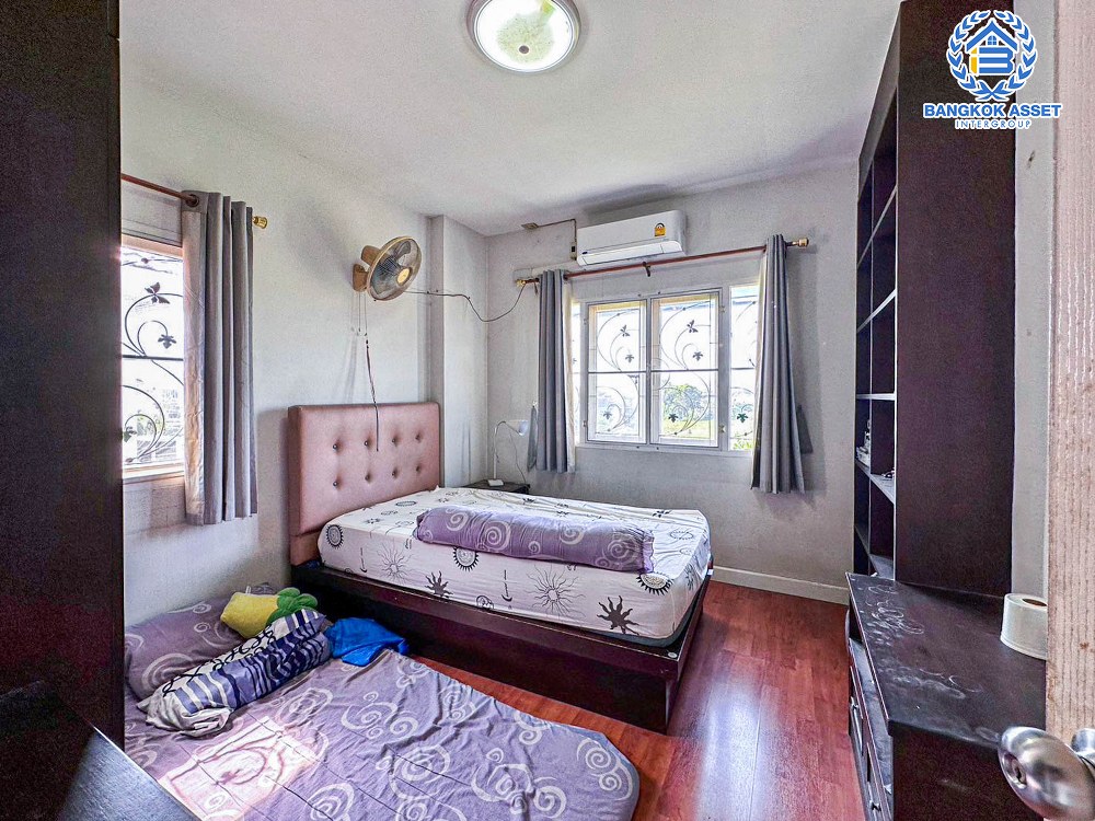 *****บ้านเดี่ยวมือสองสมุทรสาคร โครงการ นาราวัลย์ เอกชัย-บางบอน เนื้อที่กว้างขวางถึง 59 ตร.ว. ฟังก์ชัน 4 ห้องนอน 3 ห้องน้ำ 2 ที่จอดรถ บ้านสภาพดี แถมฟรี! 1 เครื่องปรับอากาศ และเฟอร์นิเจอบิ้วอิน บนทำเลติดถนนใหญ่ ถนนเอกชัย เชื่อมต่อถนนพระราม 2, ถนนกาญจนาภิเษก จองเลย!