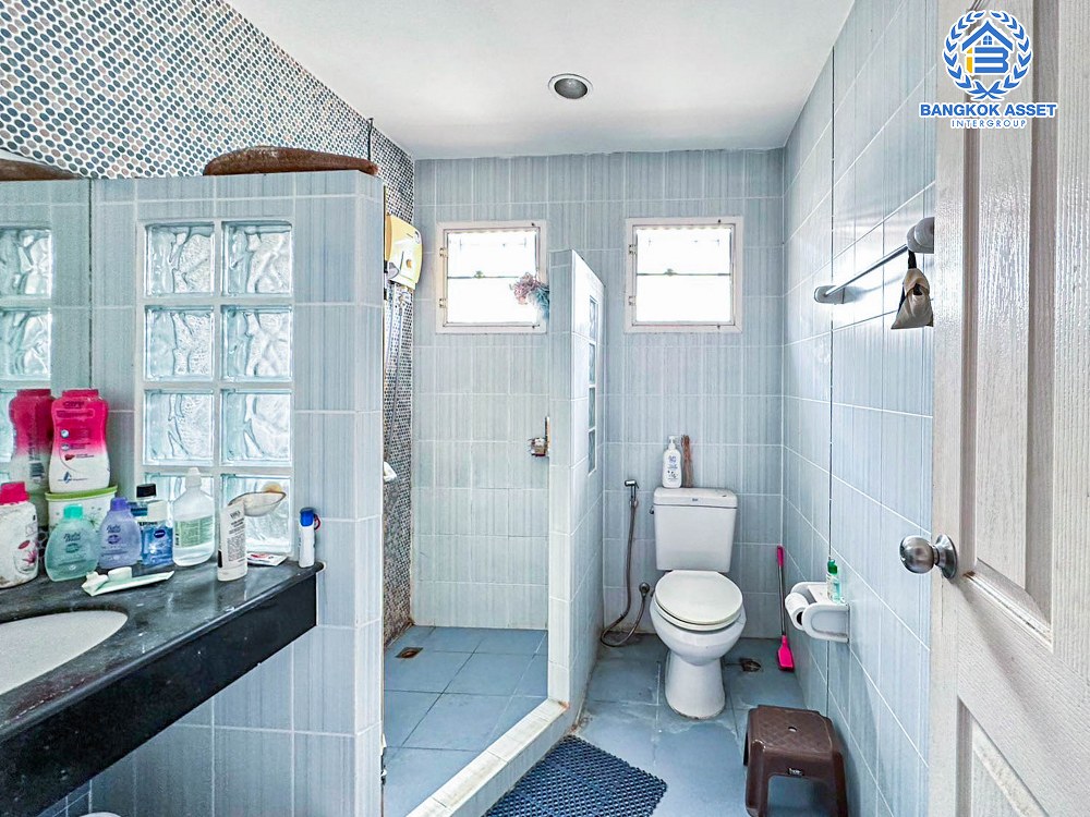 *****บ้านเดี่ยวมือสองสมุทรสาคร โครงการ นาราวัลย์ เอกชัย-บางบอน เนื้อที่กว้างขวางถึง 59 ตร.ว. ฟังก์ชัน 4 ห้องนอน 3 ห้องน้ำ 2 ที่จอดรถ บ้านสภาพดี แถมฟรี! 1 เครื่องปรับอากาศ และเฟอร์นิเจอบิ้วอิน บนทำเลติดถนนใหญ่ ถนนเอกชัย เชื่อมต่อถนนพระราม 2, ถนนกาญจนาภิเษก จองเลย!