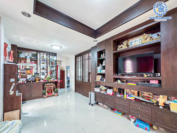 *****บ้านเดี่ยวมือสองสมุทรสาคร โครงการ นาราวัลย์ เอกชัย-บางบอน เนื้อที่กว้างขวางถึง 59 ตร.ว. ฟังก์ชัน 4 ห้องนอน 3 ห้องน้ำ 2 ที่จอดรถ บ้านสภาพดี แถมฟรี! 1 เครื่องปรับอากาศ และเฟอร์นิเจอบิ้วอิน บนทำเลติดถนนใหญ่ ถนนเอกชัย เชื่อมต่อถนนพระราม 2, ถนนกาญจนาภิเษก จองเลย!