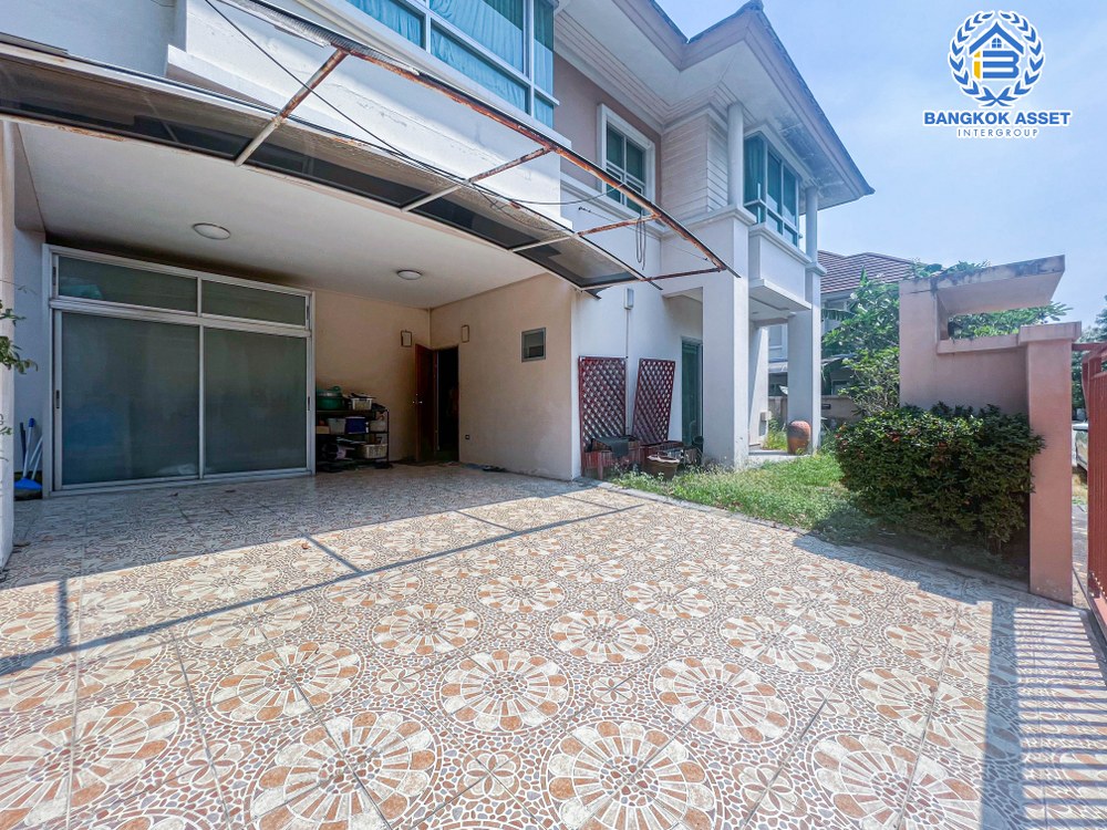 *****บ้านเดี่ยวมือสอง โครงการ นพพร บางกรวย-ไทรน้อย เนื้อที่กว้าง 72.20 ตร.ว. ฟังก์ชัน 4 ห้องนอน 3 ห้องน้ำ 2 ที่จอดรถ พื้นที่ใช้สอยกว้างขวาง โครงการเน้นความปลอดภัย เข้าได้เฉพาะลูกบ้าน ตั้งบนทำเลดี เชื่อมต่อถนนบางกรวย-ไทรน้อย ถนนบางบัวทอง-สุพรรณบุรี ถนนกาญจนาภิเษก ใกล้จุดขึ้นทางด่วน "ศรีรัช"