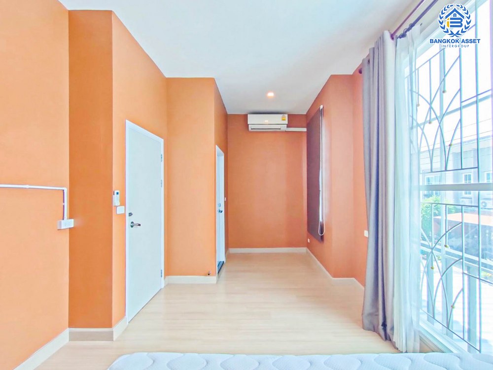 *****ทาวน์เฮ้าส์มือสอง โครงการ กัสโต้ ราชพฤกษ์-พระราม5 บนเนื้อที่ 24 ตร.ว. ฟังก์ชัน 3 ห้องนอน 2 ห้องน้ำ 2 ที่จอดรถ บ้านพื้นที่หลังบ้านกว้าง ต่อเติมครบพร้อมเข้าอยู่ได้เลย ตั้งบนทำเลเดินทางสะดวก เพียง 15 นาทีก็ถึงรถไฟฟ้าสายสีม่วง "สถานีแยกติวานนท์" ใกล้เซ็นทรัล รัตนาธิเบศร์ และทางด่วน "ศรีรัช"