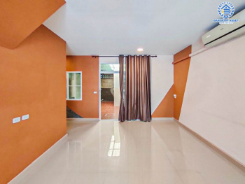 *****ทาวน์เฮ้าส์มือสอง โครงการ กัสโต้ ราชพฤกษ์-พระราม5 บนเนื้อที่ 24 ตร.ว. ฟังก์ชัน 3 ห้องนอน 2 ห้องน้ำ 2 ที่จอดรถ บ้านพื้นที่หลังบ้านกว้าง ต่อเติมครบพร้อมเข้าอยู่ได้เลย ตั้งบนทำเลเดินทางสะดวก เพียง 15 นาทีก็ถึงรถไฟฟ้าสายสีม่วง "สถานีแยกติวานนท์" ใกล้เซ็นทรัล รัตนาธิเบศร์ และทางด่วน "ศรีรัช"