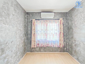 *****ทาวน์เฮ้าส์มือสอง โครงการ กัสโต้ ราชพฤกษ์-พระราม5 บนเนื้อที่ 24 ตร.ว. ฟังก์ชัน 3 ห้องนอน 2 ห้องน้ำ 2 ที่จอดรถ บ้านพื้นที่หลังบ้านกว้าง ต่อเติมครบพร้อมเข้าอยู่ได้เลย ตั้งบนทำเลเดินทางสะดวก เพียง 15 นาทีก็ถึงรถไฟฟ้าสายสีม่วง "สถานีแยกติวานนท์" ใกล้เซ็นทรัล รัตนาธิเบศร์ และทางด่วน "ศรีรัช"