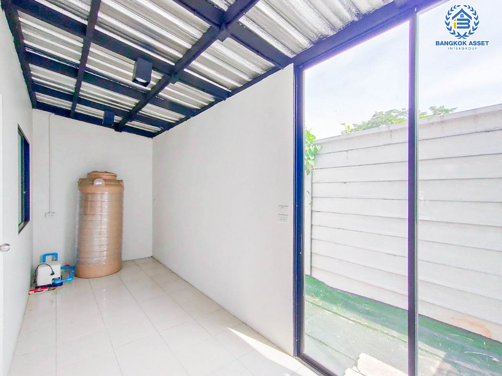 *****ทาวน์เฮ้าส์มือสองนนทบุรี โครงการ เปี่ยมสุข เอสเกต แจ้งวัฒนะ-กาญจนาภิเษก หลังมุม! เนื้อที่ 23.6 ตร.ว. ฟังก์ชัน 4 ห้องนอน 3 ห้องน้ำ 2 ที่จอดรถ บ้านพร้อมอยู่ แถมฟรี! เฟอร์นิเจอร์ บนทำเลแห่งการเดินทาง เชื่อมต่อถนนกาญจนาฯ ใกล้รถไฟฟ้าสายสีม่วง "สถานีคลองบางไผ่" และทางด่วน "ศรีรัช-วงแหวนรอบนอก"