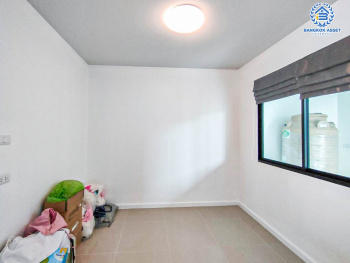 *****ทาวน์เฮ้าส์มือสองนนทบุรี โครงการ เปี่ยมสุข เอสเกต แจ้งวัฒนะ-กาญจนาภิเษก หลังมุม! เนื้อที่ 23.6 ตร.ว. ฟังก์ชัน 4 ห้องนอน 3 ห้องน้ำ 2 ที่จอดรถ บ้านพร้อมอยู่ แถมฟรี! เฟอร์นิเจอร์ บนทำเลแห่งการเดินทาง เชื่อมต่อถนนกาญจนาฯ ใกล้รถไฟฟ้าสายสีม่วง "สถานีคลองบางไผ่" และทางด่วน "ศรีรัช-วงแหวนรอบนอก"