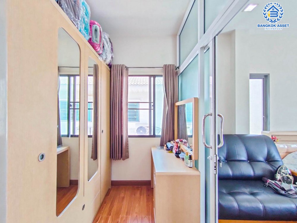 *****บ้านเดี่ยวมือสองนนทบุรี โครงการ เพอร์เฟคเพลส ราชพฤกษ์ เนื้อที่กว้างมากถึง 64.4 ตร.ว. ฟังก์ชัน 3 ห้องนอน 3 ห้องน้ำ 2 ที่จอดรถ บ้านสภาพสวย พร้อมอยู่ แถมฟรี! 4 เครื่องปรับอากาศ บนทำเลติด ถนนราชพฤกษ์ เพียง 10 นาทีก็ถึงรถไฟฟ้าสายสีม่วง "สถานีบางรักน้อยท่าอิฐ" และใกล้ทางด่วน "ศรีรัช" จองเลย!