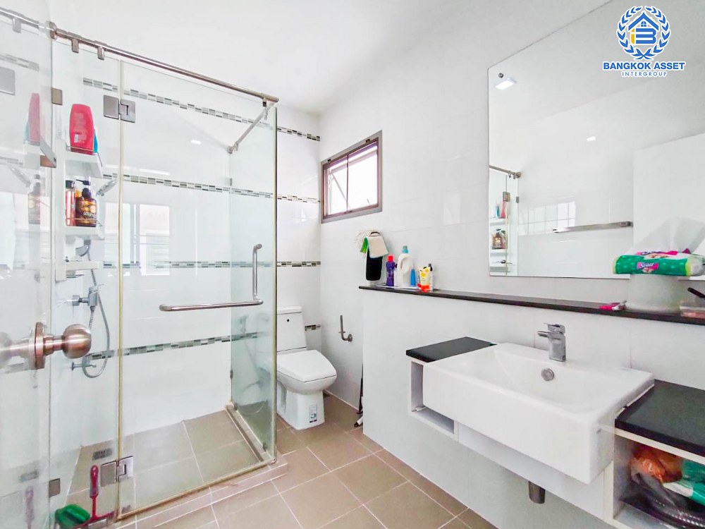 *****บ้านเดี่ยวมือสองนนทบุรี โครงการ เพอร์เฟคเพลส ราชพฤกษ์ เนื้อที่กว้างมากถึง 64.4 ตร.ว. ฟังก์ชัน 3 ห้องนอน 3 ห้องน้ำ 2 ที่จอดรถ บ้านสภาพสวย พร้อมอยู่ แถมฟรี! 4 เครื่องปรับอากาศ บนทำเลติด ถนนราชพฤกษ์ เพียง 10 นาทีก็ถึงรถไฟฟ้าสายสีม่วง "สถานีบางรักน้อยท่าอิฐ" และใกล้ทางด่วน "ศรีรัช" จองเลย!