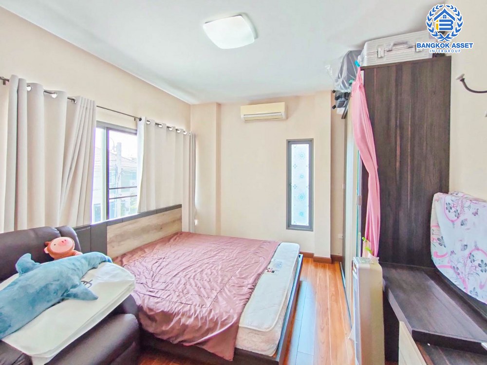 *****บ้านเดี่ยวมือสองนนทบุรี โครงการ เพอร์เฟคเพลส ราชพฤกษ์ เนื้อที่กว้างมากถึง 64.4 ตร.ว. ฟังก์ชัน 3 ห้องนอน 3 ห้องน้ำ 2 ที่จอดรถ บ้านสภาพสวย พร้อมอยู่ แถมฟรี! 4 เครื่องปรับอากาศ บนทำเลติด ถนนราชพฤกษ์ เพียง 10 นาทีก็ถึงรถไฟฟ้าสายสีม่วง "สถานีบางรักน้อยท่าอิฐ" และใกล้ทางด่วน "ศรีรัช" จองเลย!