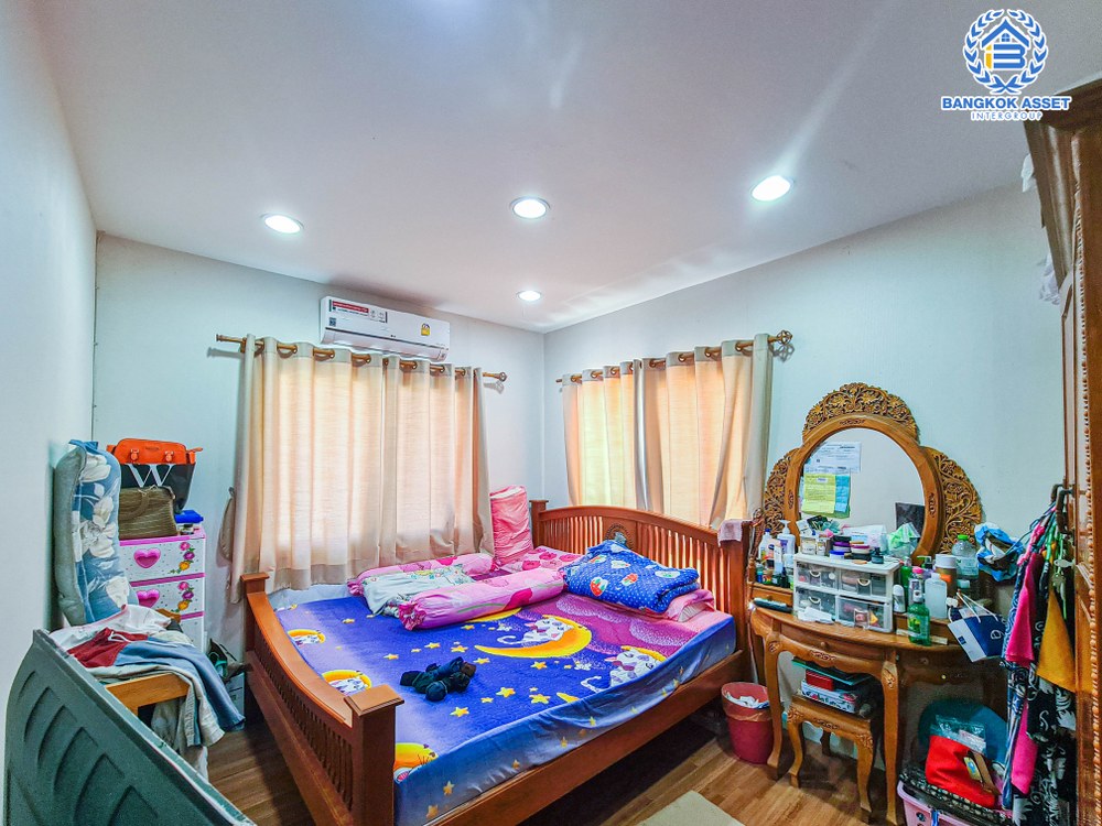 *****บ้านเดี่ยวมือสอง หน้าบ้านติดทะเลสาบ โครงการ พฤกษ์ลดา บางใหญ่2 จากแบรนด์ L&H เนื้อที่กว้าง 66.70 ตร.ว. ฟังก์ชัน 3 ห้องนอน 3 ห้องน้ำ 2 ที่จอดรถ บ้านสภาพสวย หลังบ้านไม่ชนใคร โครงการตั้งบนทำเลดี เชื่อมต่อกาญจนาภิเษก ซอยคลองถนน ซอยแก้วอินทร์ ใกล้รถไฟฟ้าสายสีม่วง "สถานีคลองบางไผ่" และจุดขึ้นทางด่วน "กาญจนาภิเษก"