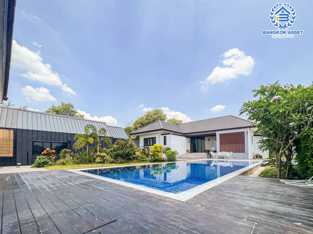 *****บ้านมือสอง โครงการ กรีนวู้ดปาร์ค ปทุมธานี-สามโคก เนื้อที่ 204 ตร.ว. ฟังก์ชัน 3 ห้องนอน 4 ห้องน้ำ 2 ที่จอดรถ บ้านหลังใหญ่ พื้นที่กว้างขวาง พร้อมสระว่ายน้ำบรรยากาศเหมือนรีสอร์ทส่วนตัว บนทำเลเดินทางสะดวก เข้า-ออกเมืองได้ง่าย เชื่อมต่อถนนปทุมธานี-บางปะอิน ถนนรังสิต-ปทุมธานี