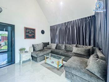 *****บ้านมือสอง โครงการ กรีนวู้ดปาร์ค ปทุมธานี-สามโคก เนื้อที่ 204 ตร.ว. ฟังก์ชัน 3 ห้องนอน 4 ห้องน้ำ 2 ที่จอดรถ บ้านหลังใหญ่ พื้นที่กว้างขวาง พร้อมสระว่ายน้ำบรรยากาศเหมือนรีสอร์ทส่วนตัว บนทำเลเดินทางสะดวก เข้า-ออกเมืองได้ง่าย เชื่อมต่อถนนปทุมธานี-บางปะอิน ถนนรังสิต-ปทุมธานี