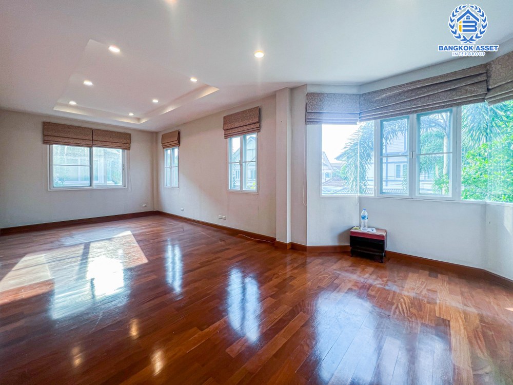 บ้านเดี่ยวมือสอง โครงการ ลัดดารมย์ วัชรพล-รัตนโกสินทร์ เนื้อที่ 80.60 ตร.ว. พร้อมฟังก์ชัน 4 ห้องนอน 4 ห้องน้ำ จอดรถได้ 2 คัน สภาพบ้านดีพร้อมอยู่ บนทำเลศักยภาพ ใกล้แฟชั่นไอซ์แลนด์ โครงการรถไฟฟ้าสายสีเขียว "สถานีสะพานใหม่" และทางด่วน "ฉลองรัช"...