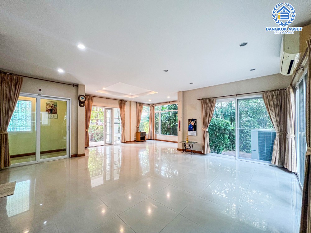 บ้านเดี่ยวมือสอง โครงการ ลัดดารมย์ วัชรพล-รัตนโกสินทร์ เนื้อที่ 80.60 ตร.ว. พร้อมฟังก์ชัน 4 ห้องนอน 4 ห้องน้ำ จอดรถได้ 2 คัน สภาพบ้านดีพร้อมอยู่ บนทำเลศักยภาพ ใกล้แฟชั่นไอซ์แลนด์ โครงการรถไฟฟ้าสายสีเขียว "สถานีสะพานใหม่" และทางด่วน "ฉลองรัช"...