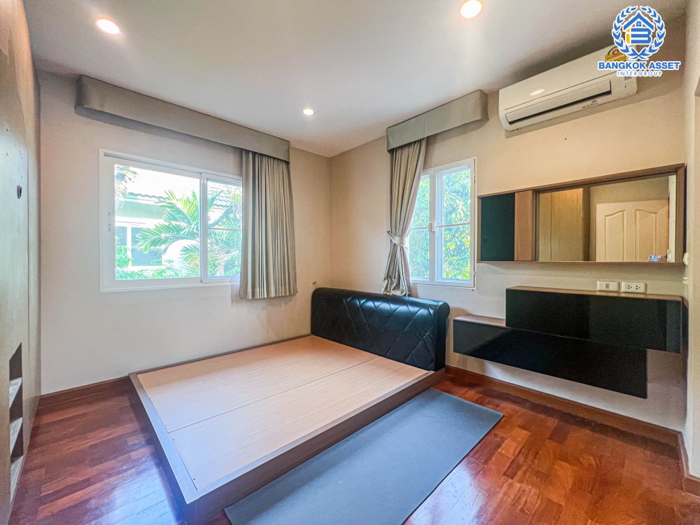 บ้านเดี่ยวมือสอง โครงการ ลัดดารมย์ วัชรพล-รัตนโกสินทร์ เนื้อที่ 80.60 ตร.ว. พร้อมฟังก์ชัน 4 ห้องนอน 4 ห้องน้ำ จอดรถได้ 2 คัน สภาพบ้านดีพร้อมอยู่ บนทำเลศักยภาพ ใกล้แฟชั่นไอซ์แลนด์ โครงการรถไฟฟ้าสายสีเขียว "สถานีสะพานใหม่" และทางด่วน "ฉลองรัช"...