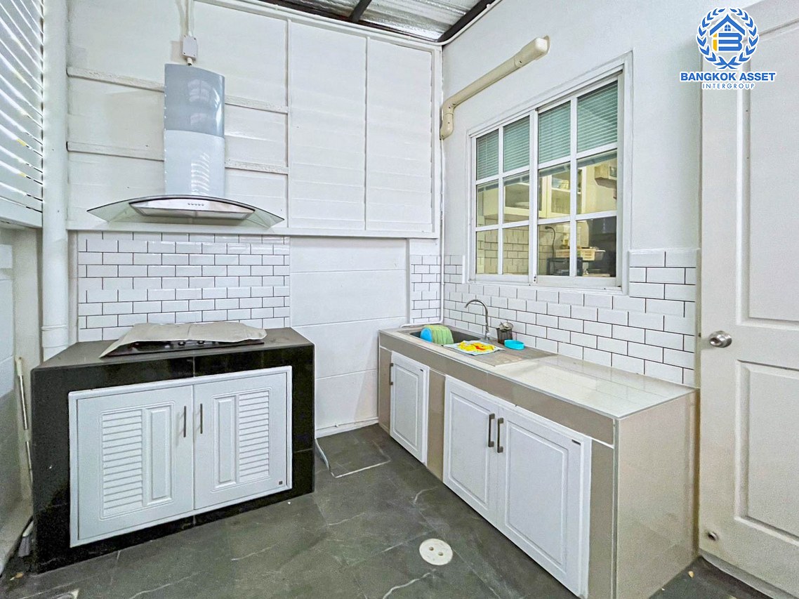 *****ทาวน์โฮมมือสองกรุงเทพมหานคร โครงการ พลัสซิตี้พาร์ค ลาดพร้าว71 หลังมุม! เนื้อที่ 17.3 ตร.ว. ฟังก์ชัน 3 ห้องนอน 3 ห้องน้ำ 1 ที่จอดรถ ตกแต่งภายในสวย พร้อมอยู่ แถมฟรี! 4 เครื่องปรับอากาศ บนทำเลแห่งการเดินทาง เชื่อมต่อถนนประเสริฐมนูกิจ, ถนนเกษตร-นวมินทร์, ถนนลาดพร้าว ใกล้จุดขึ้นทางด่วน "รามอินทรา"