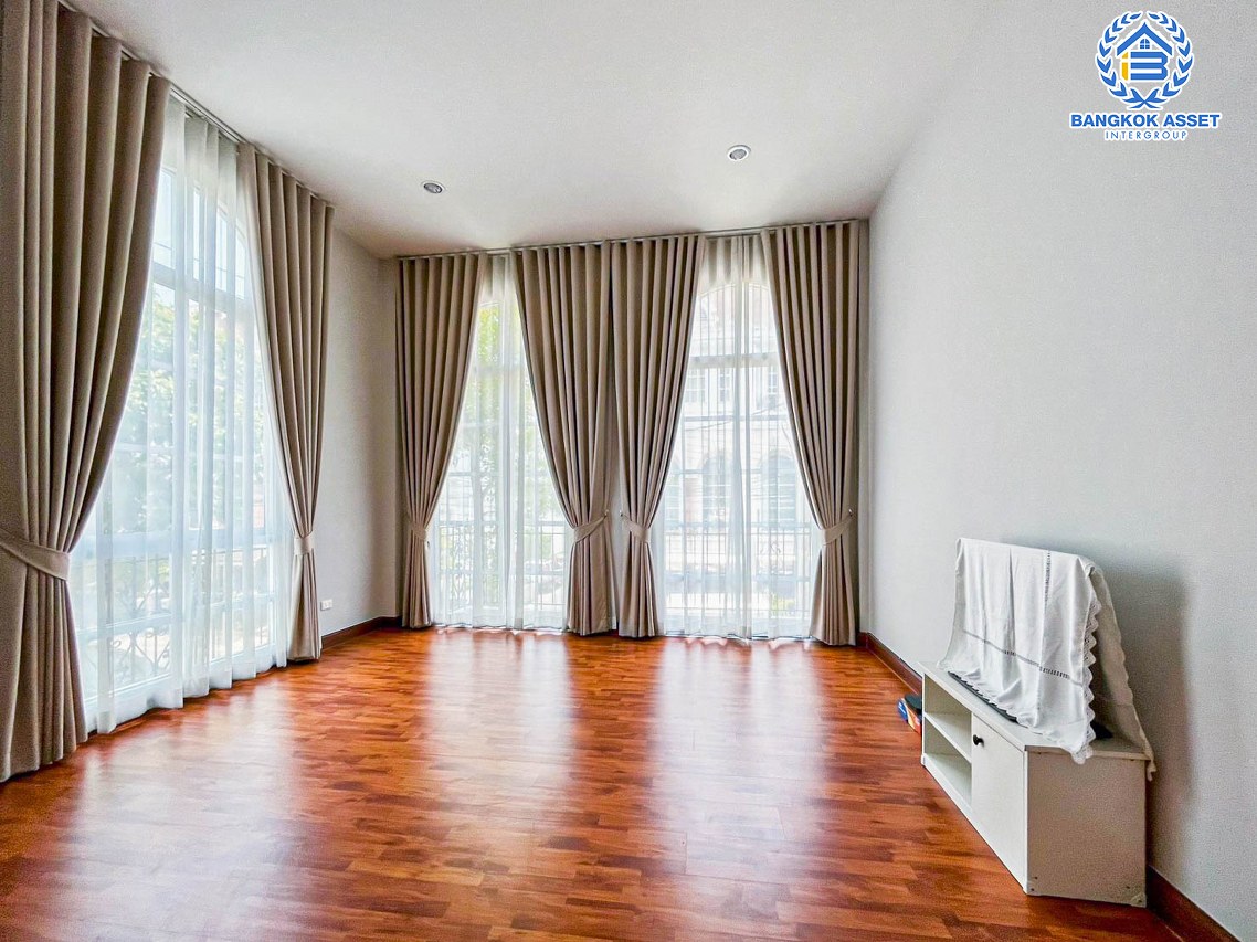 *****ทาวน์โฮมมือสองกรุงเทพมหานคร โครงการ พลัสซิตี้พาร์ค ลาดพร้าว71 หลังมุม! เนื้อที่ 17.3 ตร.ว. ฟังก์ชัน 3 ห้องนอน 3 ห้องน้ำ 1 ที่จอดรถ ตกแต่งภายในสวย พร้อมอยู่ แถมฟรี! 4 เครื่องปรับอากาศ บนทำเลแห่งการเดินทาง เชื่อมต่อถนนประเสริฐมนูกิจ, ถนนเกษตร-นวมินทร์, ถนนลาดพร้าว ใกล้จุดขึ้นทางด่วน "รามอินทรา"