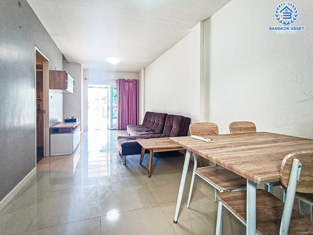 *****ทาวน์เฮ้าส์มือสอง โครงการ ลุมพินีทาวน์วิลล์ แจ้งวัฒนะ-ติวานนท์ เนื้อที่ 17.60 ตร.ว. ฟังก์ชัน 4 ห้องนอน 2 ห้องน้ำ 2 ที่จอดรถ บนทำเลแห่งความสะดวกสบาย ใกล้เซ็นทรัลแจ้งวัฒนะ เดินทางง่ายด้วยรถไฟฟ้าสายสีชมพู "สถานีแจ้งวัฒนะ-ปากเกร็ด28" และจุดขึ้นทางด่วน "แจ้งวัฒนะ"