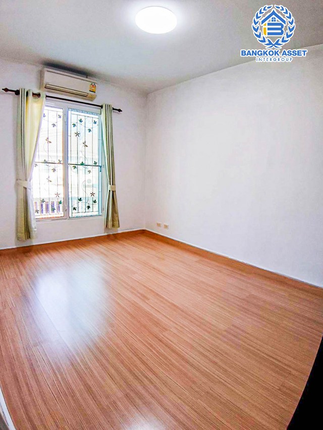 *****ทาวน์เฮ้าส์มือสองนนทบุรี โครงการ พฤกษาวิลล์35 พระราม5-นครอินทร์ เนื้อที่กว้าง 19.3 ตร.ว. ฟังก์ชัน 3 ห้องนอน 2 ห้องน้ำ 1 ที่จอดรถ บ้านสวย สภาพดี  บนทำเลโซนเมือง! เดินทางสะดวก ใกล้สะพานพระราม5, รถไฟฟ้าสายสีม่วง "สถานีแยกติวานนท์" และทางด่วน "ศรีรัช"