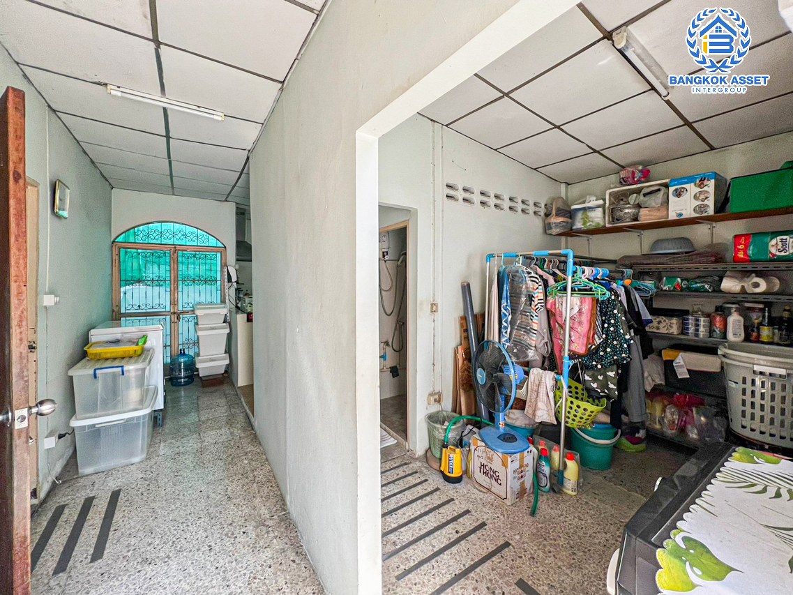 *****บ้านเดี่ยวมือสองกรุงเทพมหานคร หมู่บ้าน ปรีชา2 นวมินทร์ เนื้อที่กว้าง 51 ตร.ว. ฟังก์ชัน 3 ห้องนอน 2 ห้องน้ำ 3 ที่จอดรถ แถมฟรี! 3 เครื่องปรับอากาศ 2 เครื่องทำน้ำอุ่น บนทำเลแห่งการเดินทาง เชื่อมต่อถนนนวมินทร์, ถนนประเสริฐมนูกิจ ใกล้รถไฟฟ้าสายสีเหลือง "สถานีบางกะปิ" ที่จะเสร็จในเร็วๆ นี้