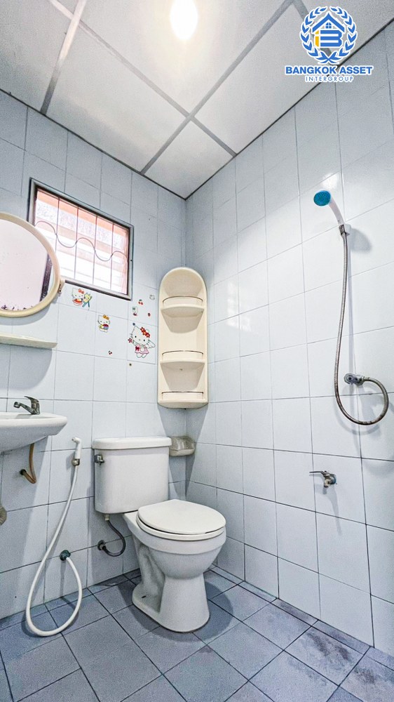 *****ทาวน์เฮ้าส์มือสอง โครงการ สมชายพัฒนา บางกรวย-ไทรน้อย เนื้อที่ 22 ตร.ว. ฟังก์ชัน 2 ห้องนอน 2 ห้องน้ำ 1 ที่จอดรถ บ้านสภาพดี มีพื้นที่ข้างบ้านค่อนข้างกว้าง บนทำเลดี สามารถเดินทางเข้า-ออกในเมืองได้สะดวก เชื่อมต่อถนนบางกรวย-ไทรน้อย ถนนนครอินทร์ ถนนพิบูลสงคราม จองเลย!