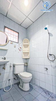 *****ทาวน์เฮ้าส์มือสอง โครงการ สมชายพัฒนา บางกรวย-ไทรน้อย เนื้อที่ 22 ตร.ว. ฟังก์ชัน 2 ห้องนอน 2 ห้องน้ำ 1 ที่จอดรถ บ้านสภาพดี มีพื้นที่ข้างบ้านค่อนข้างกว้าง บนทำเลดี สามารถเดินทางเข้า-ออกในเมืองได้สะดวก เชื่อมต่อถนนบางกรวย-ไทรน้อย ถนนนครอินทร์ ถนนพิบูลสงคราม จองเลย!