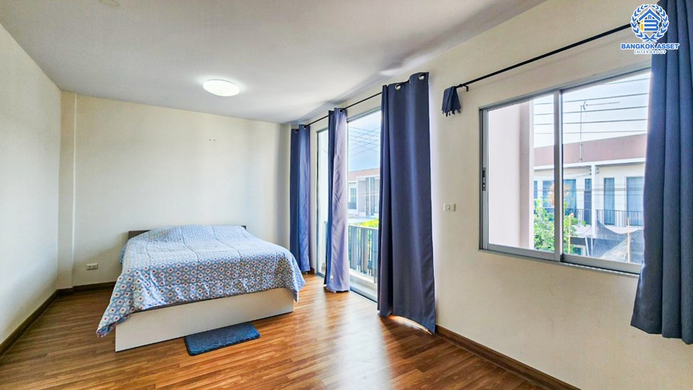 *****ทาวน์เฮ้าส์มือสอง โครงการ บ้านดี บางโทรัด พระราม2 เนื้อที่ 17.50 ตร.ว. ฟังก์ชัน 2 ห้องนอน 2 ห้องน้ำ 1 ที่จอดรถ บ้านดีไซน์โมเดิร์น ภายในสภาพดีเยี่ยม พร้อมเข้าอยู่ ทำเลดีเดินทางสะดวก เข้า-ออกในเมืองได้ง่าย เชื่อมต่อถนนพระราม2 จองเลย!