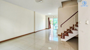 *****ทาวน์เฮ้าส์มือสอง โครงการ บ้านดี บางโทรัด พระราม2 เนื้อที่ 17.50 ตร.ว. ฟังก์ชัน 2 ห้องนอน 2 ห้องน้ำ 1 ที่จอดรถ บ้านดีไซน์โมเดิร์น ภายในสภาพดีเยี่ยม พร้อมเข้าอยู่ ทำเลดีเดินทางสะดวก เข้า-ออกในเมืองได้ง่าย เชื่อมต่อถนนพระราม2 จองเลย!