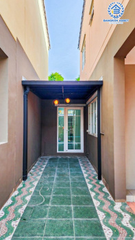 *****บ้านแฝดมือสอง โครงการ โกลเด้นนีโอ2 พระราม2 เนื้อที่ 29 ตร.ว. ฟังก์ชัน 4 ห้องนอน 3 ห้องน้ำ 2 ที่จอดรถ บ้านใหม่เจ้าของเดิมไม่เคยเข้าอยู่ มีความเป็นส่วนตัวหลังบ้านไม่ชนใคร ร่มรื่นติดพื้นที่สวนส่วนกลาง บนทำเลเดินทางสะดวก เชื่อมต่อถนนพระราม 2 ถนนกาญจนาภิเษก