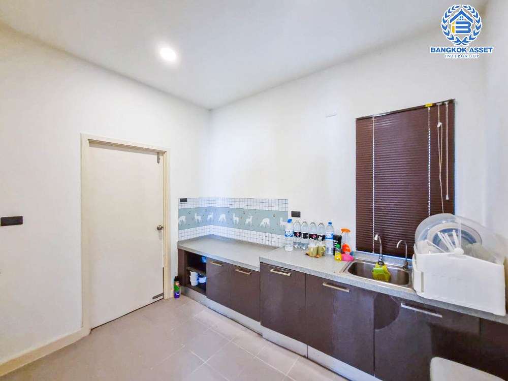 *****บ้านเดี่ยวมือสอง โครงการ เพอร์เฟคเพลส แจ้งวัฒนะ2 หลังมุม เนื้อที่ 57.30 ตร.ว. ฟังก์ชัน 3 ห้องนอน 3 ห้องน้ำ ที่จอดรถ 2 คัน สภาพใหม่เอี่ยม พื้นที่รอบบ้านกว้างขวาง โครงการตั้งบนทำเลแห่งการเดินทาง เชื่อมต่อถนนแจ้งวัฒนะ, ถนนชัยพฤกษ์, ถนนติวานนท์ และทางด่วน "ศรีรัช"