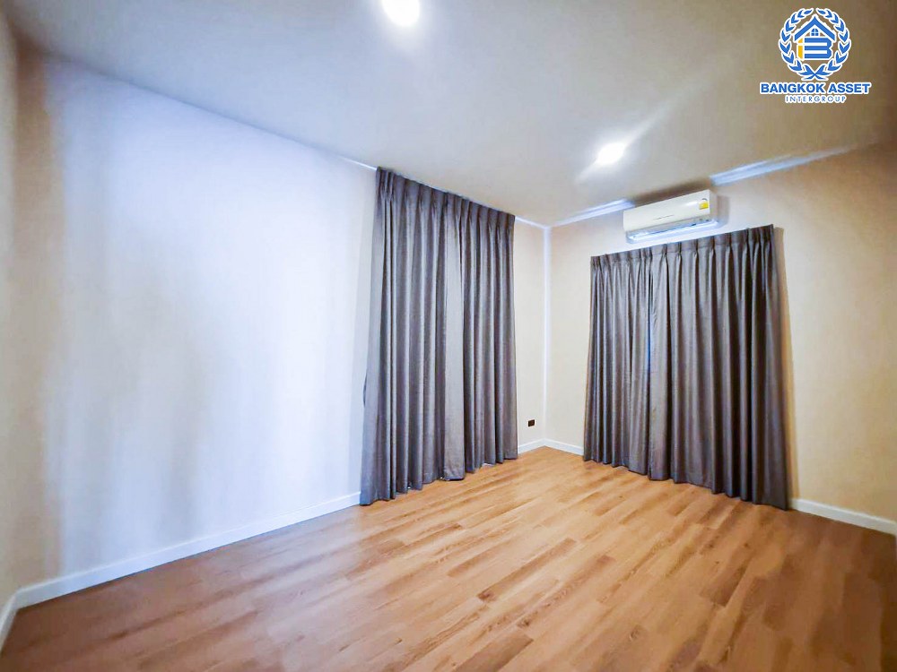 *****บ้านเดี่ยวมือสอง โครงการ เพอร์เฟคเพลส แจ้งวัฒนะ2 หลังมุม เนื้อที่ 57.30 ตร.ว. ฟังก์ชัน 3 ห้องนอน 3 ห้องน้ำ ที่จอดรถ 2 คัน สภาพใหม่เอี่ยม พื้นที่รอบบ้านกว้างขวาง โครงการตั้งบนทำเลแห่งการเดินทาง เชื่อมต่อถนนแจ้งวัฒนะ, ถนนชัยพฤกษ์, ถนนติวานนท์ และทางด่วน "ศรีรัช"