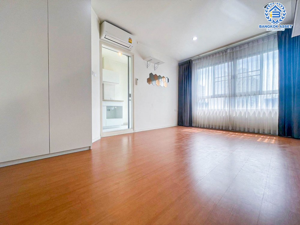 *****คอนโดมิเนียมมือสอง โครงการ ลุมพินีพาร์ค รัตนาธิเบศร์-งามวงศ์วาน พื้นที่ใช้สอย 45.28 ตร.ม. ฟังก์ชัน 1 ห้องนอน 1 ห้องน้ำ 1 ที่จอดรถ สภาพใหม่เอี่ยม พร้อมตู้เสื้อผ้าแบบบิ้วอินท์ บนทำเลเดินทางสะดวก เชื่อมต่อถนนรัตนาธิเบศร์ ใกล้รถไฟฟ้าสายสีม่วง "สถานีบางกระสอ" และจุดขึ้นทางด่วน "งามวงศ์วาน"