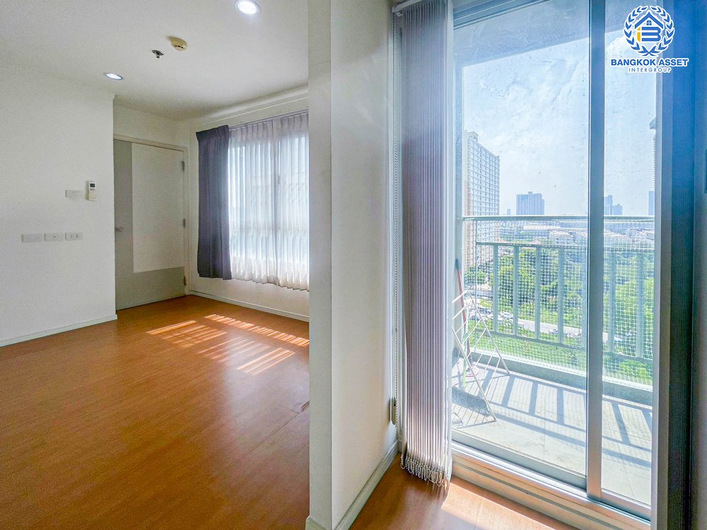 *****คอนโดมิเนียมมือสอง โครงการ ลุมพินีพาร์ค รัตนาธิเบศร์-งามวงศ์วาน พื้นที่ใช้สอย 45.28 ตร.ม. ฟังก์ชัน 1 ห้องนอน 1 ห้องน้ำ 1 ที่จอดรถ สภาพใหม่เอี่ยม พร้อมตู้เสื้อผ้าแบบบิ้วอินท์ บนทำเลเดินทางสะดวก เชื่อมต่อถนนรัตนาธิเบศร์ ใกล้รถไฟฟ้าสายสีม่วง "สถานีบางกระสอ" และจุดขึ้นทางด่วน "งามวงศ์วาน"