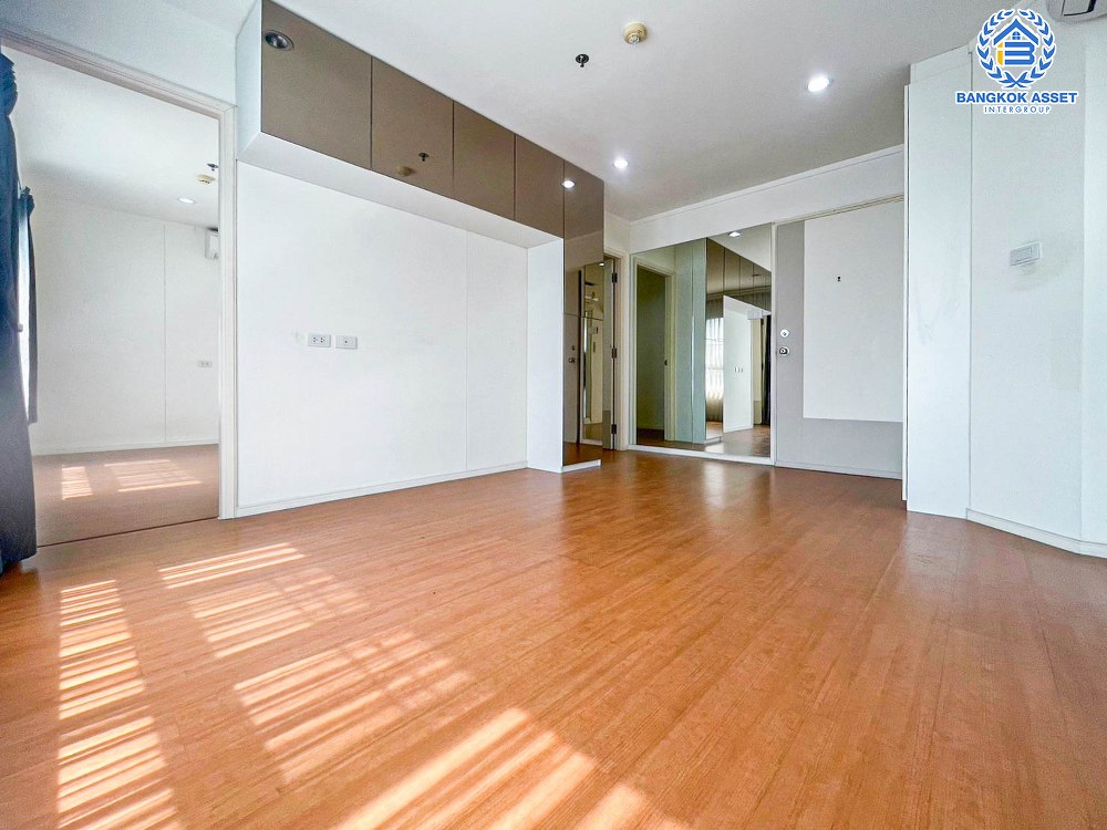 *****คอนโดมิเนียมมือสอง โครงการ ลุมพินีพาร์ค รัตนาธิเบศร์-งามวงศ์วาน พื้นที่ใช้สอย 45.28 ตร.ม. ฟังก์ชัน 1 ห้องนอน 1 ห้องน้ำ 1 ที่จอดรถ สภาพใหม่เอี่ยม พร้อมตู้เสื้อผ้าแบบบิ้วอินท์ บนทำเลเดินทางสะดวก เชื่อมต่อถนนรัตนาธิเบศร์ ใกล้รถไฟฟ้าสายสีม่วง "สถานีบางกระสอ" และจุดขึ้นทางด่วน "งามวงศ์วาน"