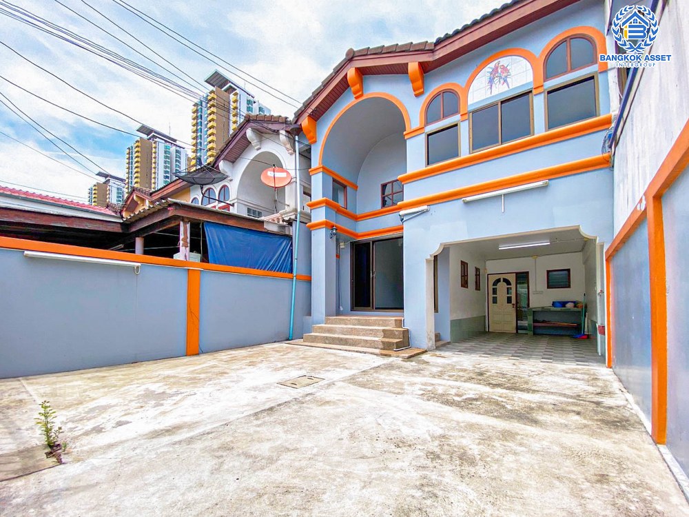 *****ทาวน์เฮ้าส์มือสอง โครงการ เมืองทองธานี โครงการ5 ติวานนท์ เนื้อที่ 30 ตร.ว. ฟังก์ชัน 4 ห้องนอน 2 ห้องน้ำ 2 ที่จอดรถ ภายในสภาพดี แถมฟรี! เครื่องปรับอากาศ บนทำเลดี เชื่อมต่อถนนแจ้งวัฒนะ ถนนติวานนท์ ใกล้รถไฟฟ้าสายสีชมพู(ส่วนต่อขยาย) "สถานีเมืองทองธานี" และจุดขึ้นทางด่วน "แจ้งวัฒนะ"