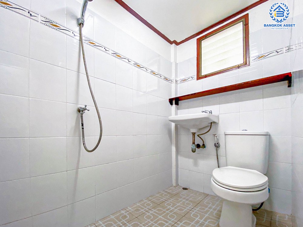 *****ทาวน์เฮ้าส์มือสอง โครงการ เมืองทองธานี โครงการ5 ติวานนท์ เนื้อที่ 30 ตร.ว. ฟังก์ชัน 4 ห้องนอน 2 ห้องน้ำ 2 ที่จอดรถ ภายในสภาพดี แถมฟรี! เครื่องปรับอากาศ บนทำเลดี เชื่อมต่อถนนแจ้งวัฒนะ ถนนติวานนท์ ใกล้รถไฟฟ้าสายสีชมพู(ส่วนต่อขยาย) "สถานีเมืองทองธานี" และจุดขึ้นทางด่วน "แจ้งวัฒนะ"