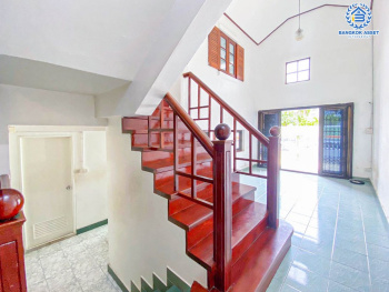 *****ทาวน์เฮ้าส์มือสอง โครงการ เมืองทองธานี โครงการ5 ติวานนท์ เนื้อที่ 30 ตร.ว. ฟังก์ชัน 4 ห้องนอน 2 ห้องน้ำ 2 ที่จอดรถ ภายในสภาพดี แถมฟรี! เครื่องปรับอากาศ บนทำเลดี เชื่อมต่อถนนแจ้งวัฒนะ ถนนติวานนท์ ใกล้รถไฟฟ้าสายสีชมพู(ส่วนต่อขยาย) "สถานีเมืองทองธานี" และจุดขึ้นทางด่วน "แจ้งวัฒนะ"